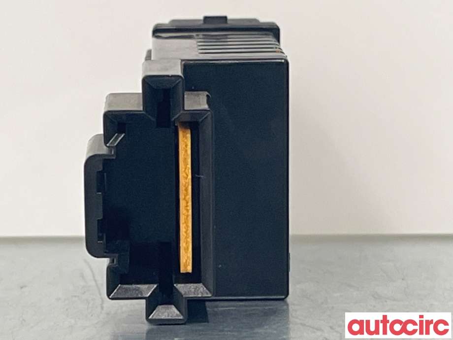 Bryter diverse til Mitsubishi Pajero 2000-2006 (Type III) (MITSUBISHI|MR190954|)