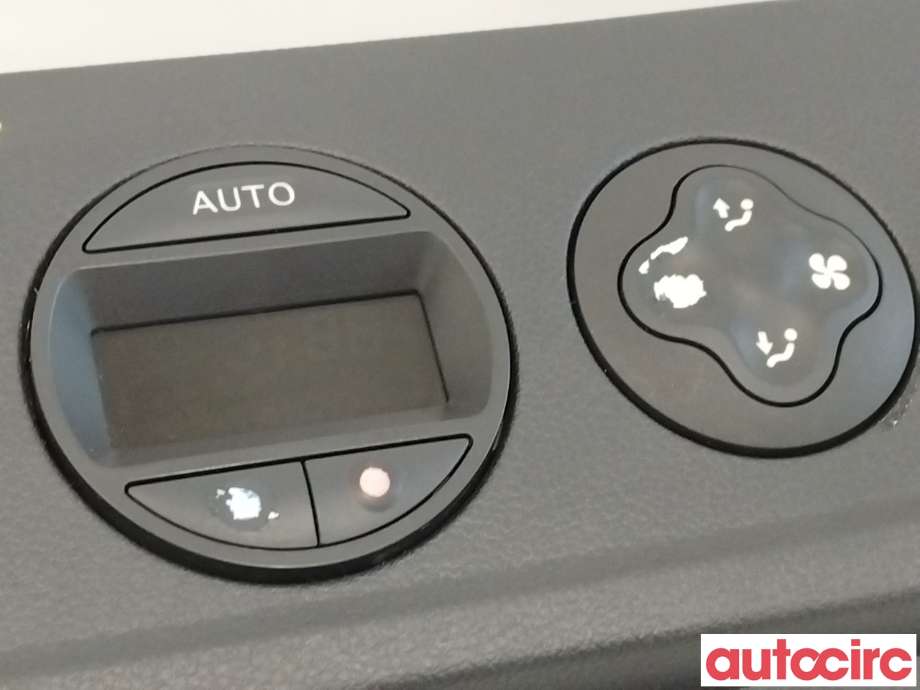 Varmeapparat betjening til Nissan NV400 2012-->>  (NISSAN|2751100Q2E|275105200R)
