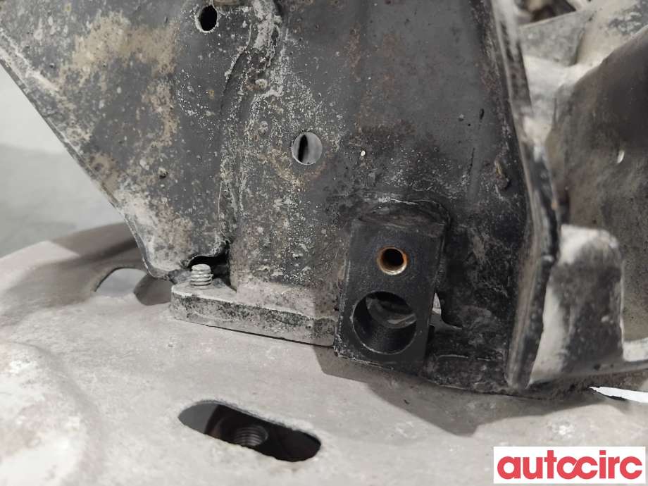 Hjulspindel venstre bak til BMW X1 2015-2022 (F48) (F48) (BMW|33308842879|)