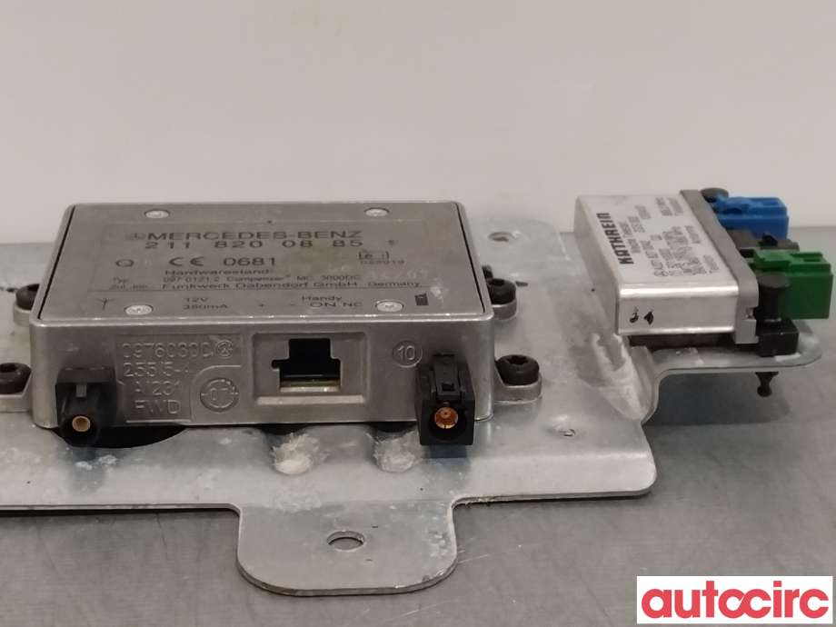 Antenne forsterker til Mercedes R-Klasse 2006-2013 (W251) (W251) (MERCEDES|A2118200885)