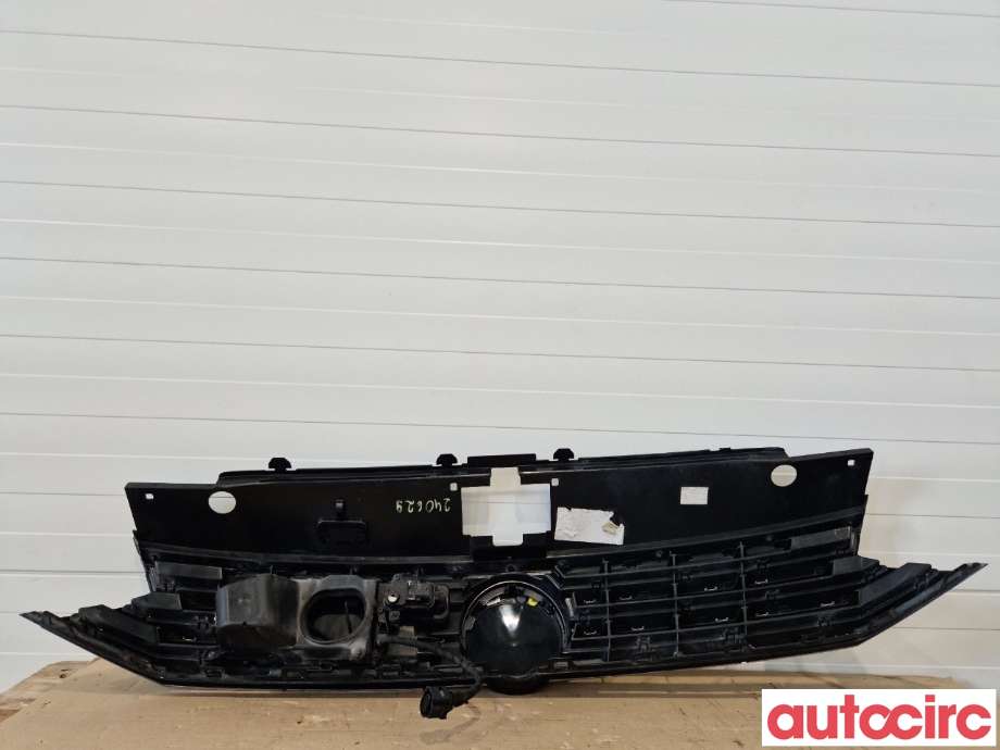 Grill til VW Passat 2015-2019 (Fase 1) (B8) (B8) (VOLKSWAGEN|3G0853651F|)