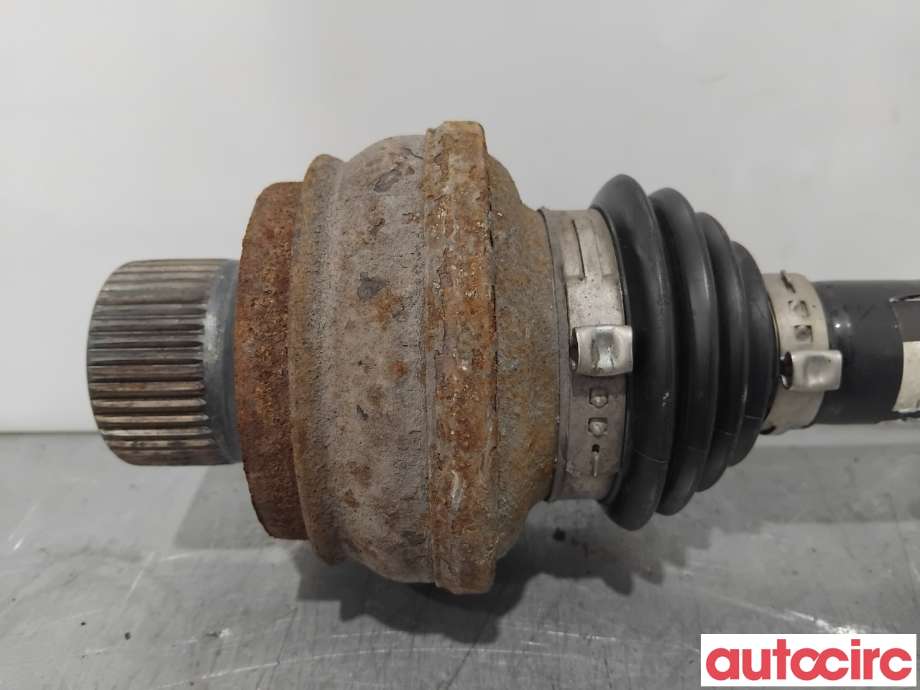 Drivaksel venstre bak til Audi A8 2010-2013 (Type III, Fase 1)  (AUDI|8R0501203CX|A3C|8R0501203C)