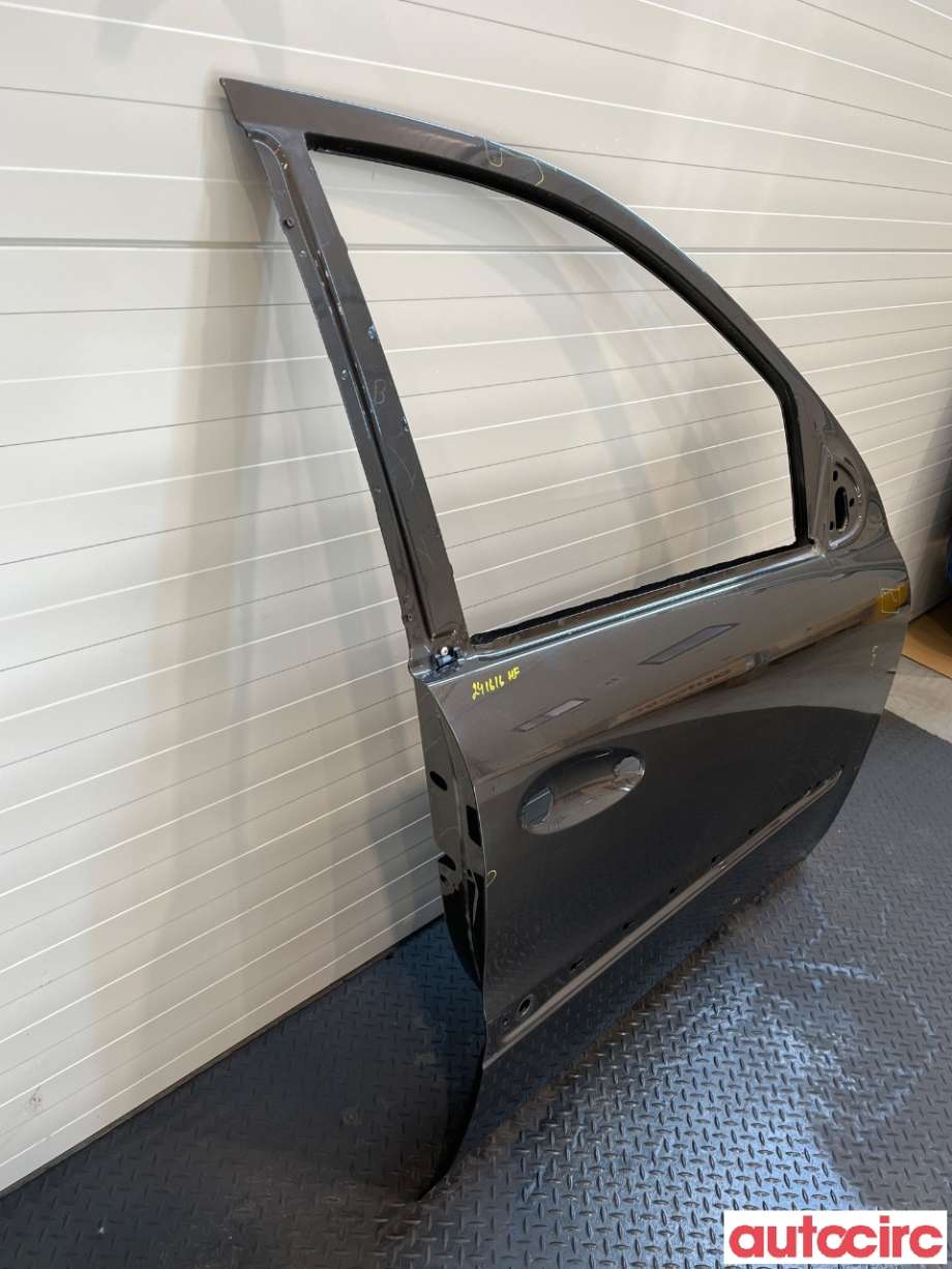 Dør høyre foran til Mercedes GL 2006-2012 (X164) (X164) (MERCEDES|A1647201005)