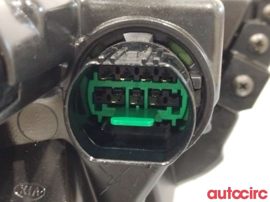 Frontlykt venstre halogen til Kia e-Soul 2019-->> (Type III)  (KIA|92101J2020|92180J2000)