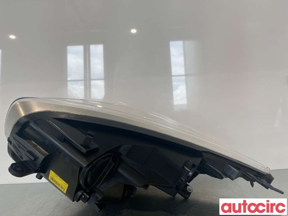 Frontlykt høyre halogen til Kia Venga 2010-2017  (KIA|921021P000)