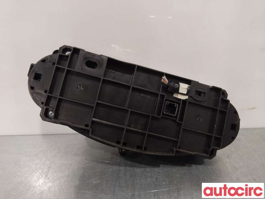 Varmeapparat betjening til Toyota Yaris 2012-2014 (Type III, Fase 1)  (TOYOTA|559000D340C0|)