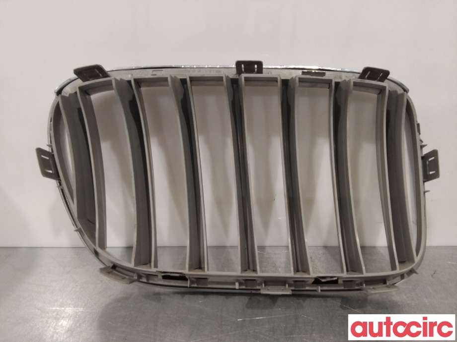 Grill venstre til BMW X3 2010-2017 (F25) (F25) (BMW|51117210725|)