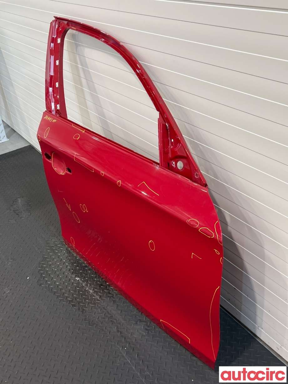Dør høyre foran til BMW 1-Serie 2004-2011 (E81/E82/E87/E88) (E81/E82/E87/E88) (BMW|41515A2A382)