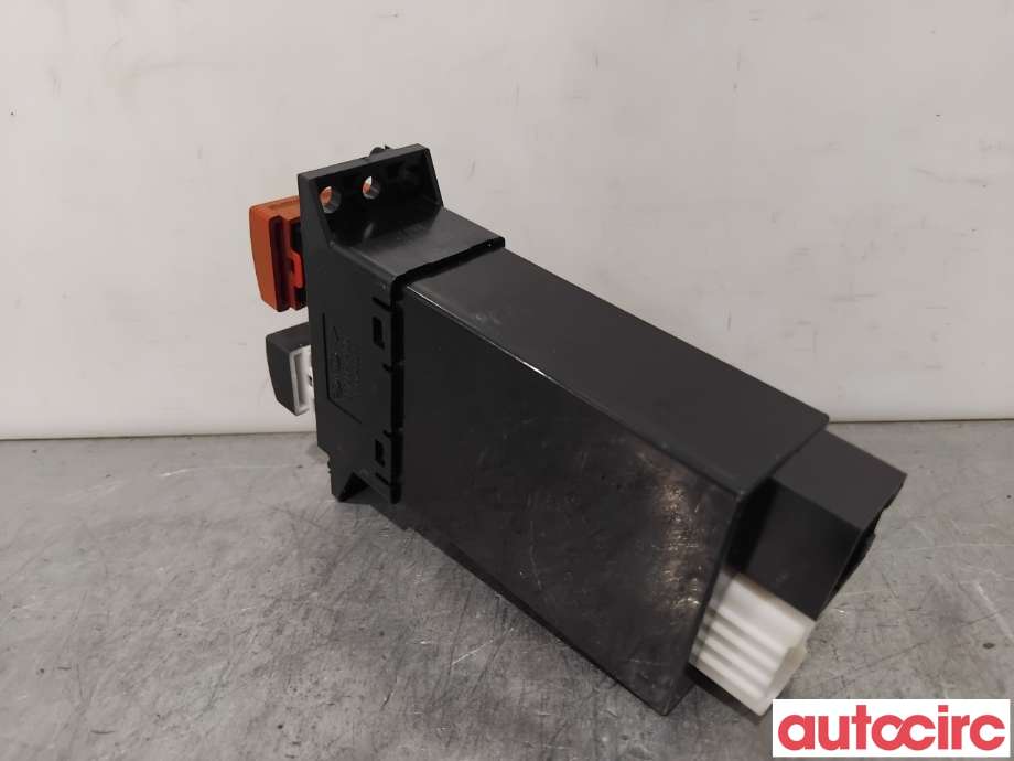 Bryter nødblink til Kia Venga 2010-2017  (KIA|937901P150||93790-1P150)