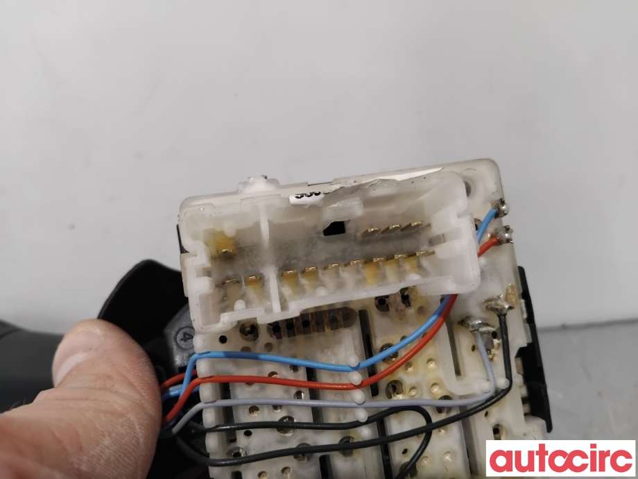 Bryter visker til Opel Vivaro B 2014-2019  (OPEL|95517225||93568054)