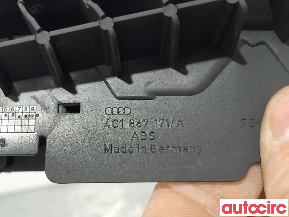 Diverse deler til Audi A6 2014-2018 (Type IV, Fase 2) (C7) (C7) (AUDI|4G1867171A|)