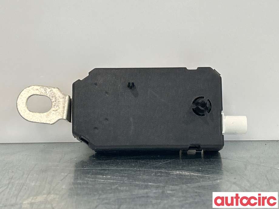 Antenne forsterker til Tesla Model 3 2018-2023 (Fase 1)  (TESLA|1098046-00-C)