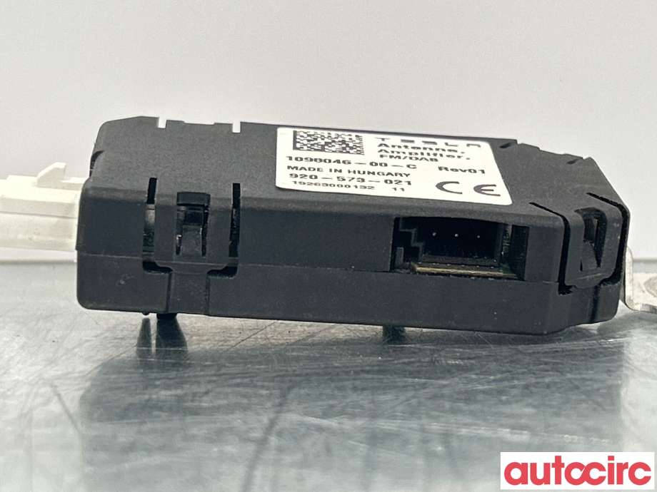 Antenne forsterker til Tesla Model 3 2018-2023 (Fase 1)  (TESLA|1098046-00-C)