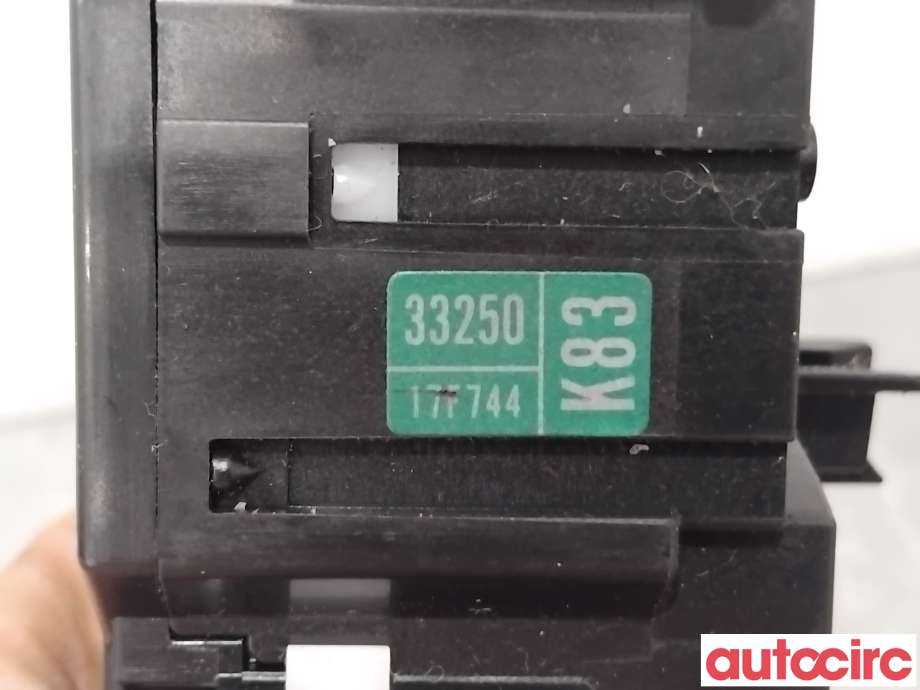 Bryter blink til Toyota RAV4 2013-2015 (Type IV, Fase 1)  (TOYOTA|8414033250||33250)