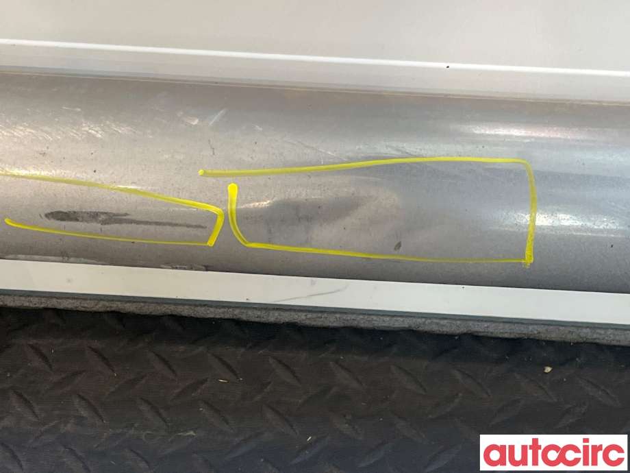 Stigtrinn/stigbrett til VW Amarok 2016-2022 (Type I, Fase 2)  (VOLKSWAGEN|2H0071693A)