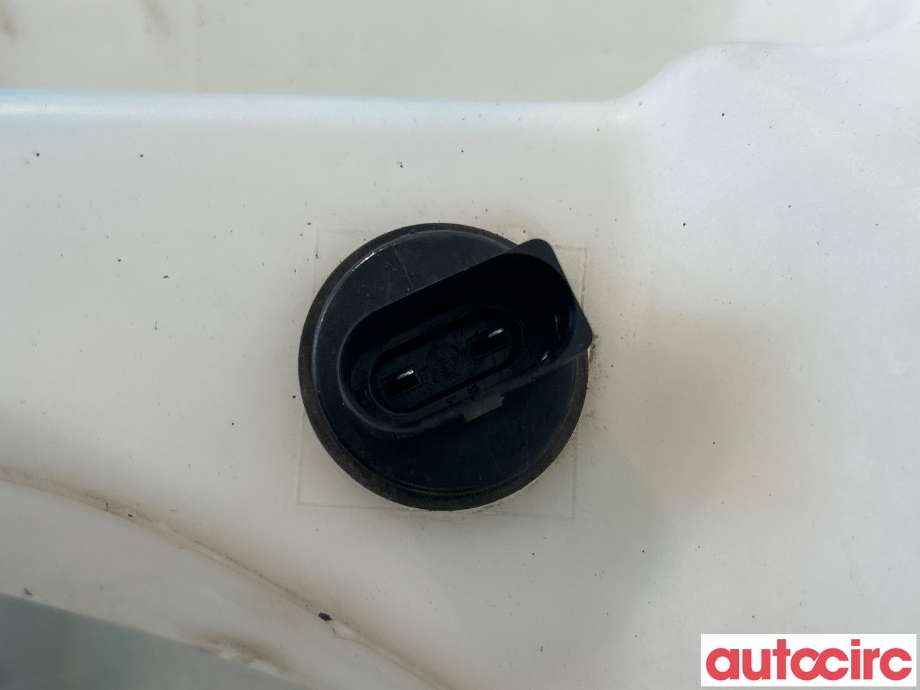 Spylertank til Audi A8 2010-2013 (Type III, Fase 1) (AUDI|4H0955453C|4H0955453B|4H0955451B)
