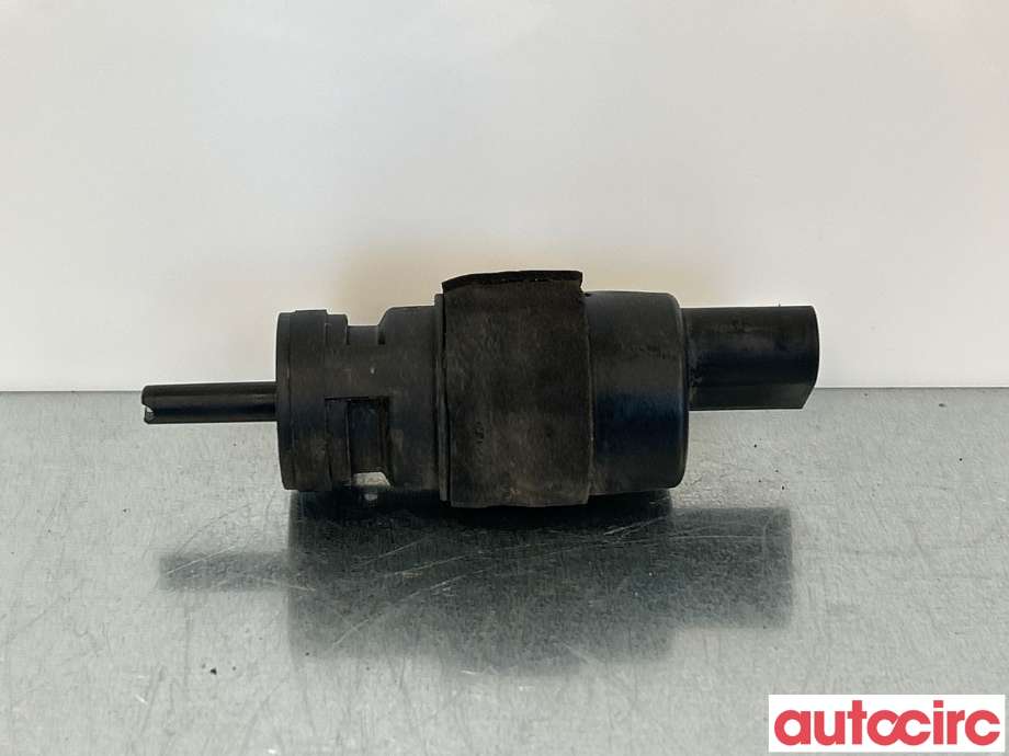 Spylerpumpe foran til Audi A8 2010-2013 (Type III, Fase 1)  (AUDI|1K5955651)