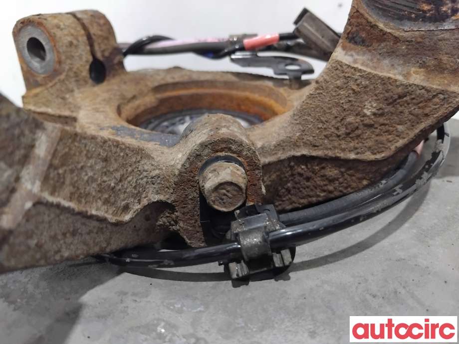 Hjulspindel høyre foran til Mitsubishi Outlander 2015-->> (Type III, Fase 2)  (MITSUBISHI|3870A008|)