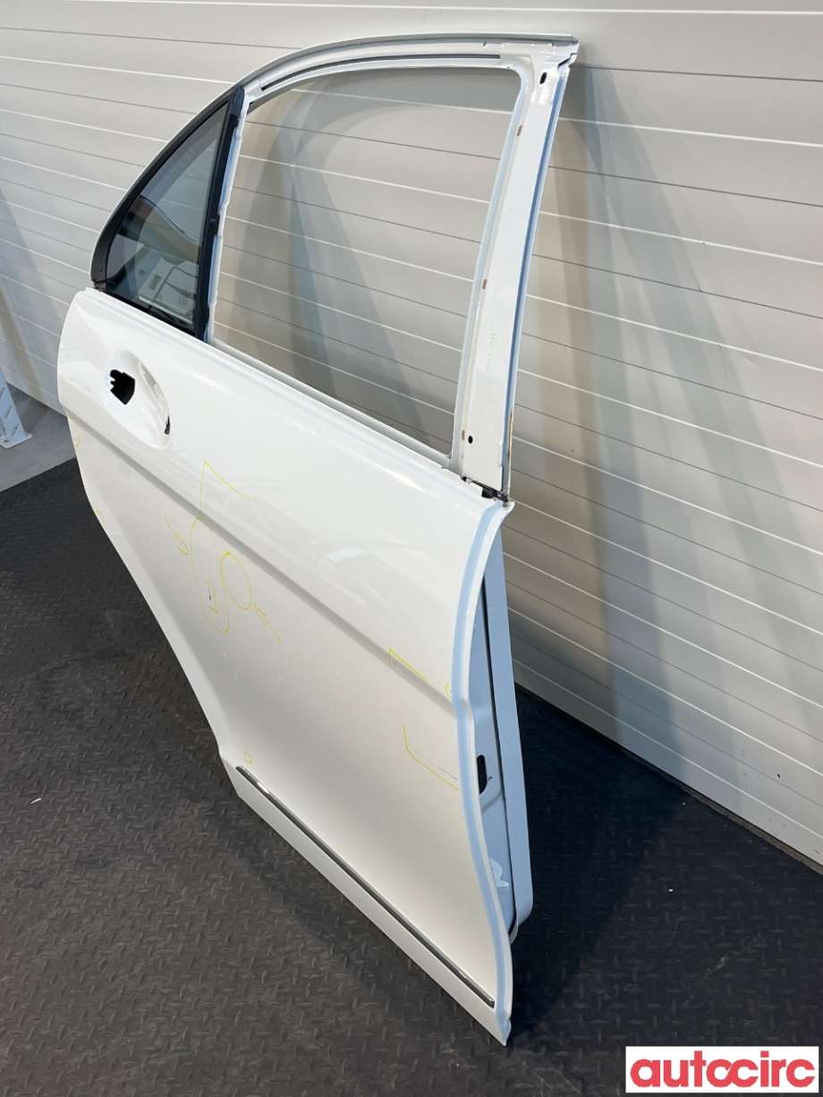Dør høyre bak til Mercedes C-Klasse 2011-2014 (Fase 2) (W204) (W204) (MERCEDES|A2047302200|A2047300205)