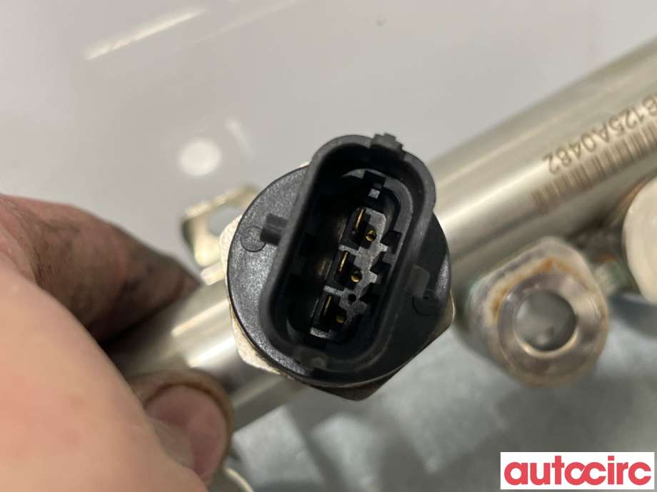 Dyseskinne (fuelrail) til Kia Cee