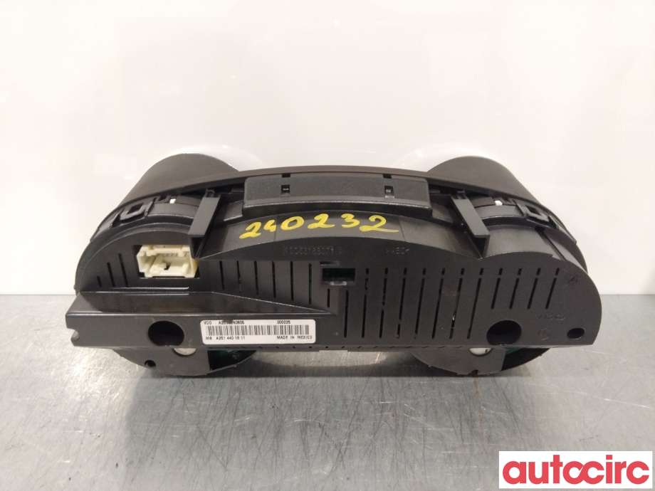 Instrumentpanel til Mercedes R-Klasse 2006-2013 (W251) (W251) (MERCEDES|A2514401611|)