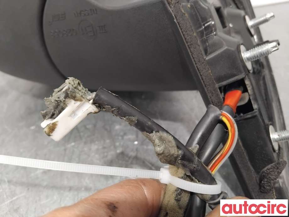 Speil venstre til Nissan Leaf 2011-2017 (Type I)  (NISSAN|963023NL0B||963023NL1D)