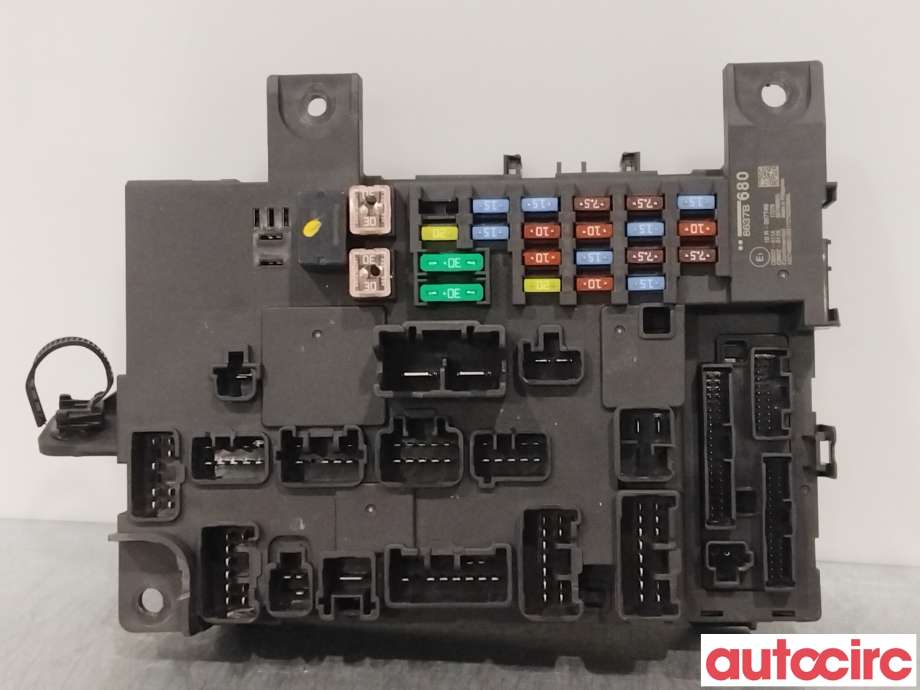 Sikringsboks til Mitsubishi Outlander 2015-->> (Type III, Fase 2) (MITSUBISHI|8637C610||8637B680)