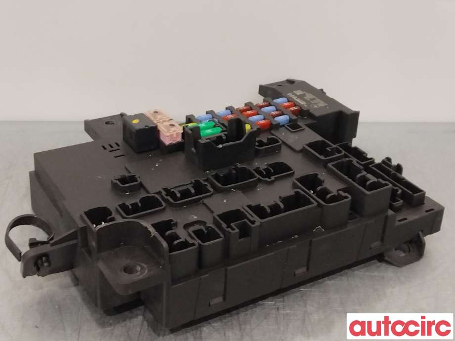 Sikringsboks til Mitsubishi Outlander 2015-->> (Type III, Fase 2) (MITSUBISHI|8637C610||8637B680)