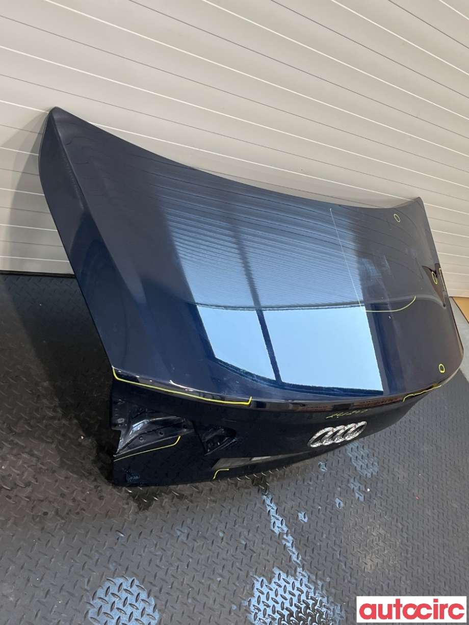 Bakluke sedan til Audi A8 2010-2013 (Type III, Fase 1)  (AUDI|4H0827023B)