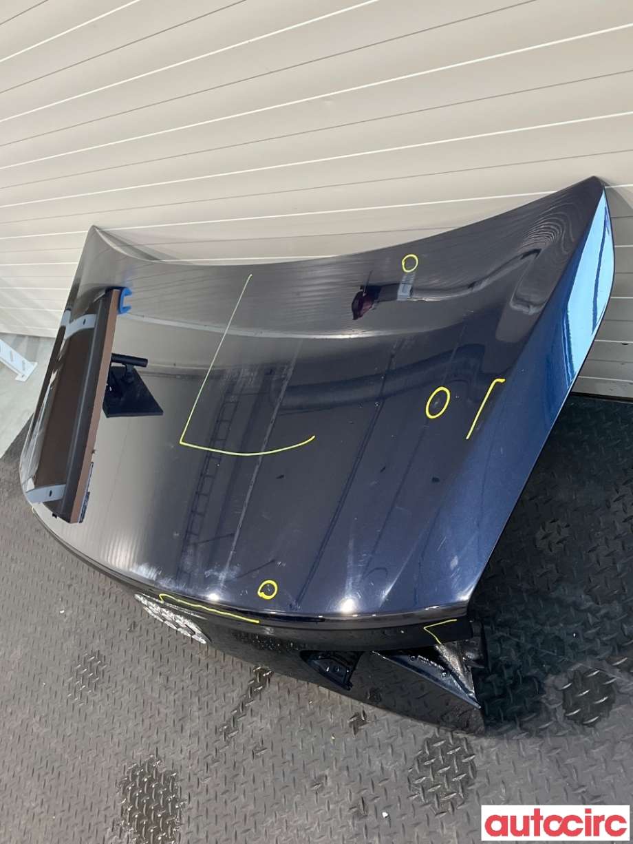 Bakluke sedan til Audi A8 2010-2013 (Type III, Fase 1)  (AUDI|4H0827023B)