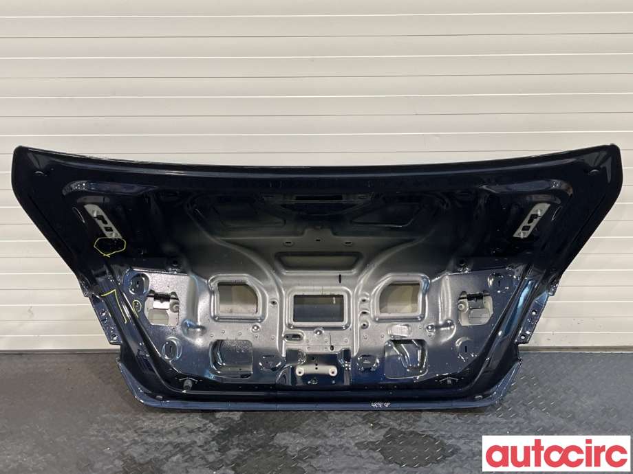 Bakluke sedan til Audi A8 2010-2013 (Type III, Fase 1)  (AUDI|4H0827023B)
