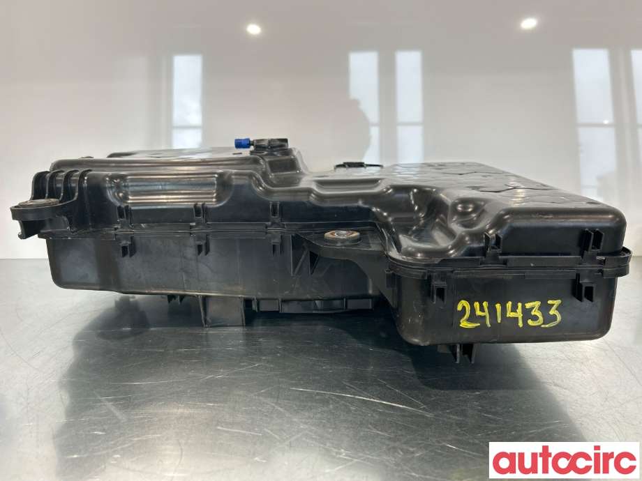 AdBlue tank til VW Transporter / Caravelle 2015-2019 (T6) (T6) (VOLKSWAGEN|7E0131877H|7E0131877E)