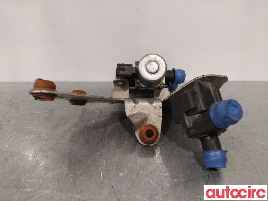 Diverse deler til Audi A8 2010-2013 (Type III, Fase 1) (AUDI|8E0820036|)