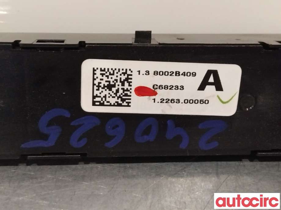 Bryter nødblink til Mitsubishi Outlander 2012-2015 (Type III, Fase 1)  (MITSUBISHI|8002B409|)