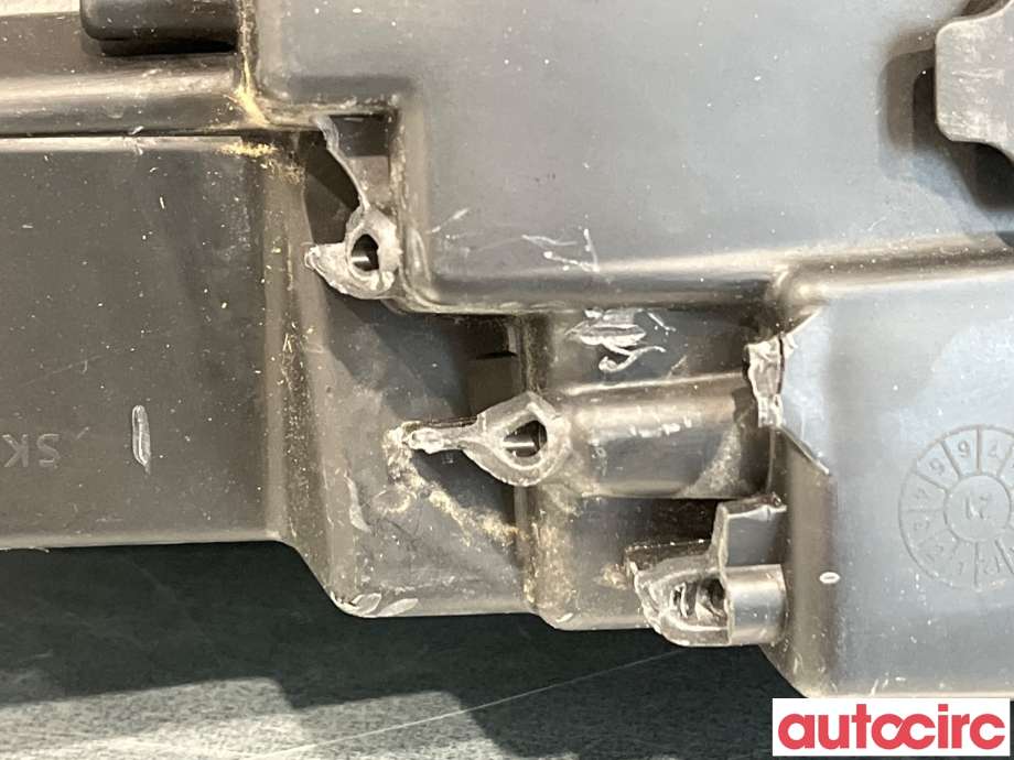 Frontlykt høyre halogen til Kia e-Soul 2019-->> (Type III)  (KIA|92102J2020)