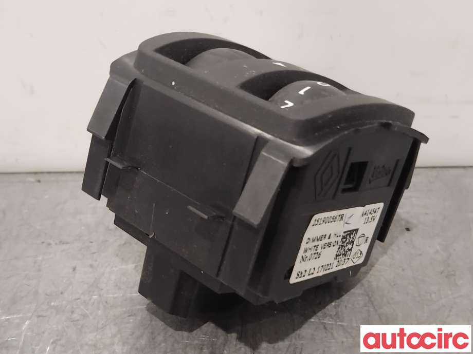 Frontlykter til Opel Vivaro B 2014-2019  (OPEL|93452314||251900567R)