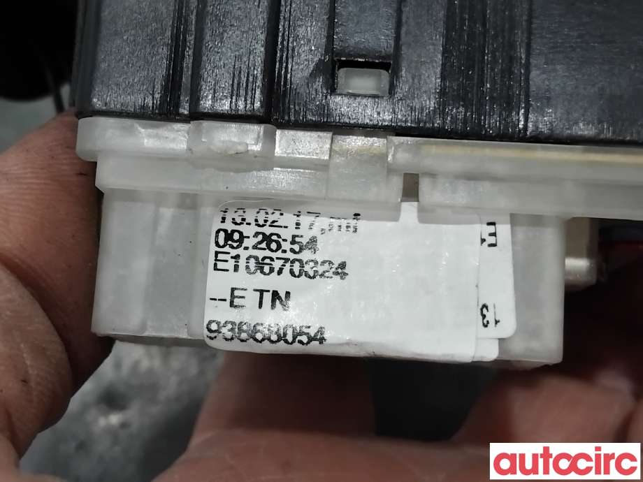 Bryter visker til Opel Vivaro B 2014-2019  (OPEL|95517225||93868054)