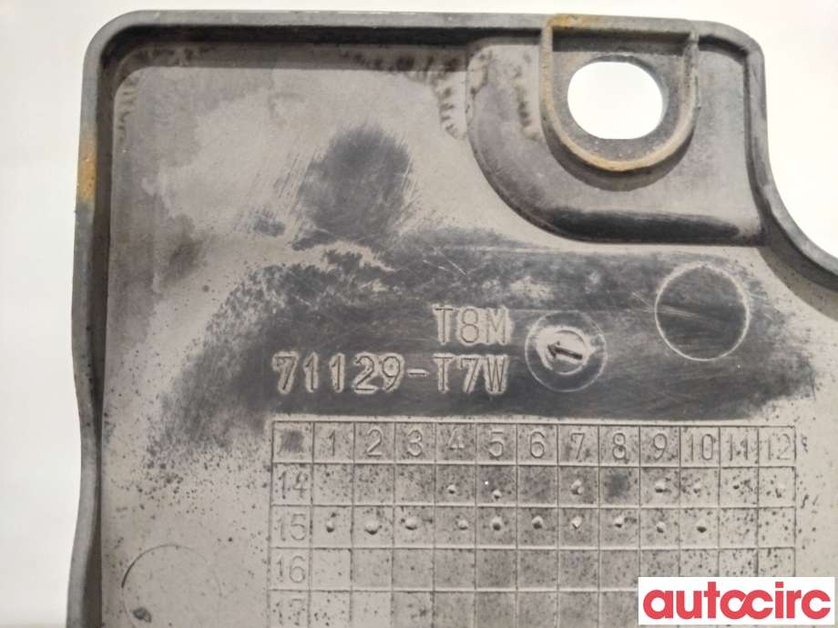 Diverse deler til Honda HR-V 2015-2021 (Type II)  (HONDA|71129-T8M-G00||71129-T8M)