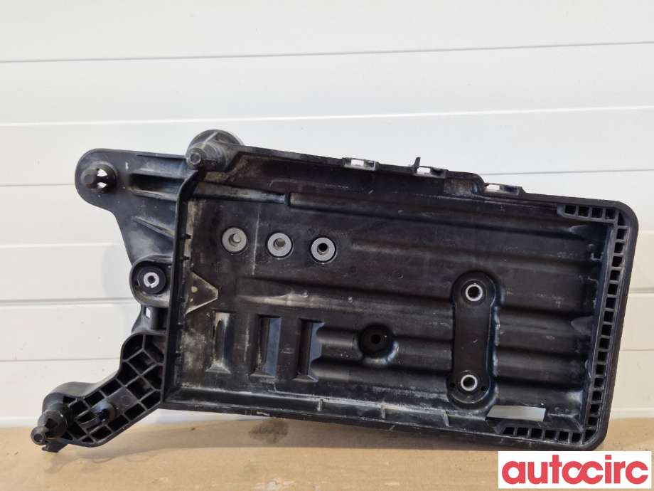 Batterikasse/feste til VW Tiguan 2016-2020 (Type II, Fase 1) (VOLKSWAGEN|5QF915331C||5QF915331A)