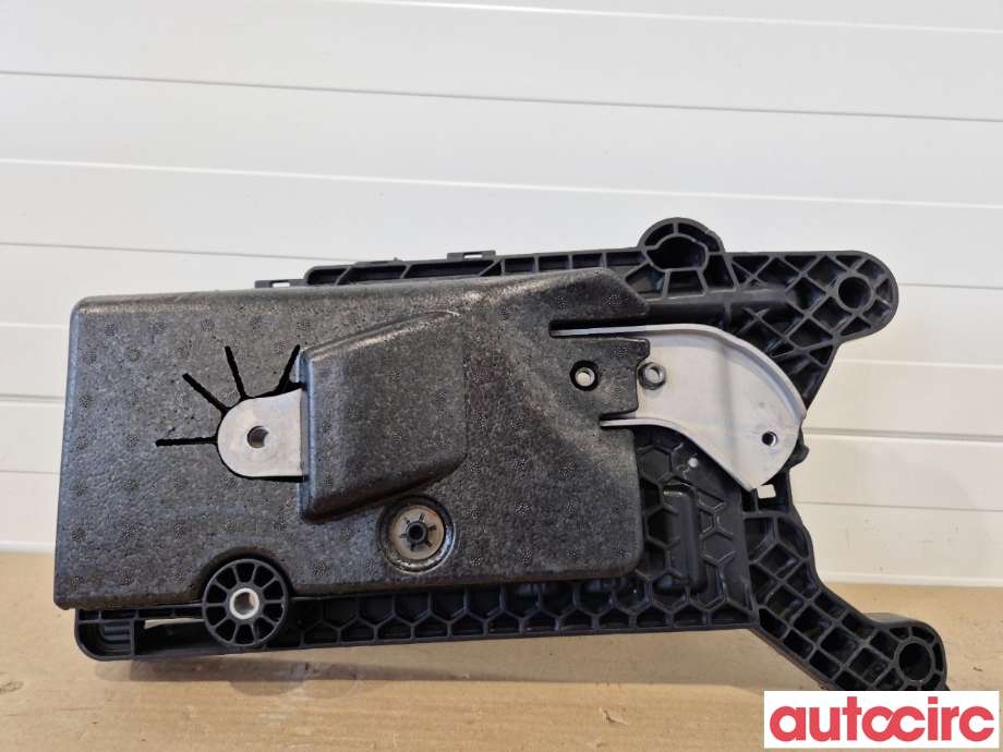 Batterikasse/feste til VW Tiguan 2016-2020 (Type II, Fase 1) (VOLKSWAGEN|5QF915331C||5QF915331A)