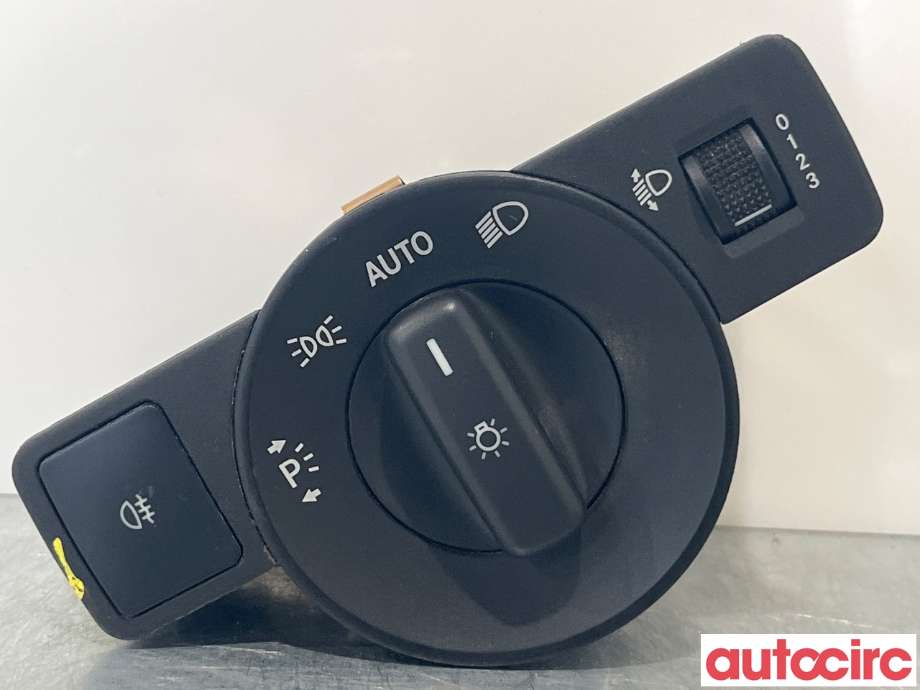 Bryter lys til Mercedes Vito, 2014-->> (W447) (W447) (MERCEDES|A4479058100)