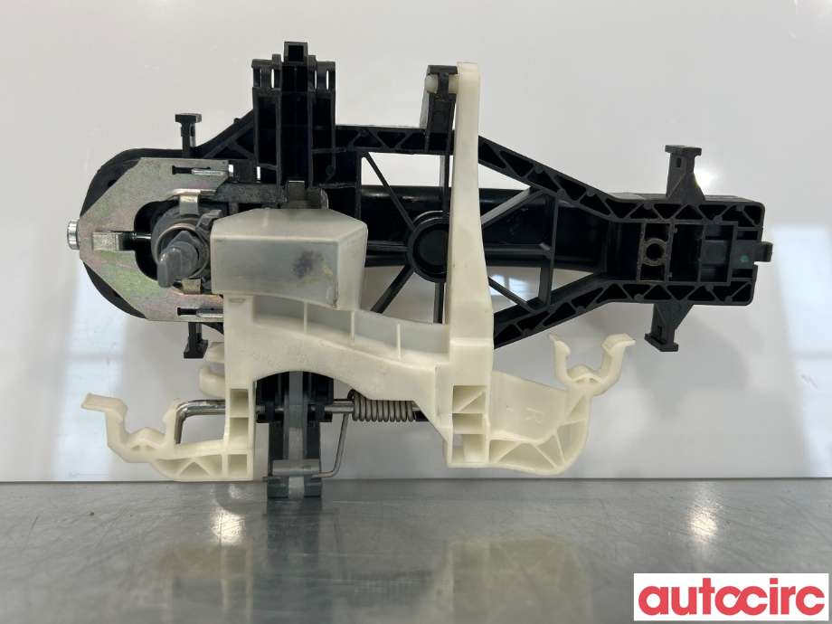Dørhåndtak utv venstre foran til VW Transporter / Caravelle 2015-2019 (T6) (T6) (VOLKSWAGEN|7H0837205D|)