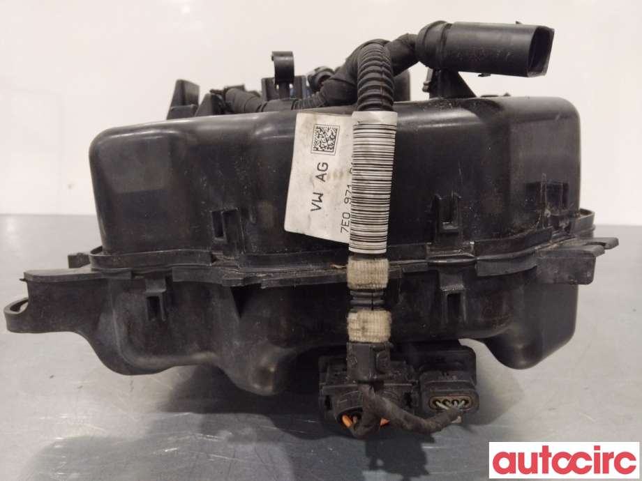 AdBlue tank til VW Transporter / Caravelle 2015-2019 (T6) (T6) (VOLKSWAGEN|7E0131877H||7E0131877F)