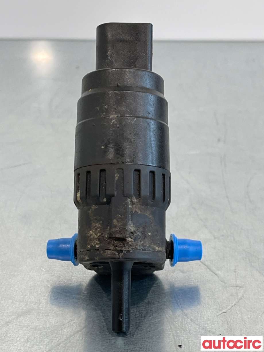 Spylerpumpe foran til VW Transporter / Caravelle 2015-2019 (T6) (T6) (VOLKSWAGEN|1K6955651)