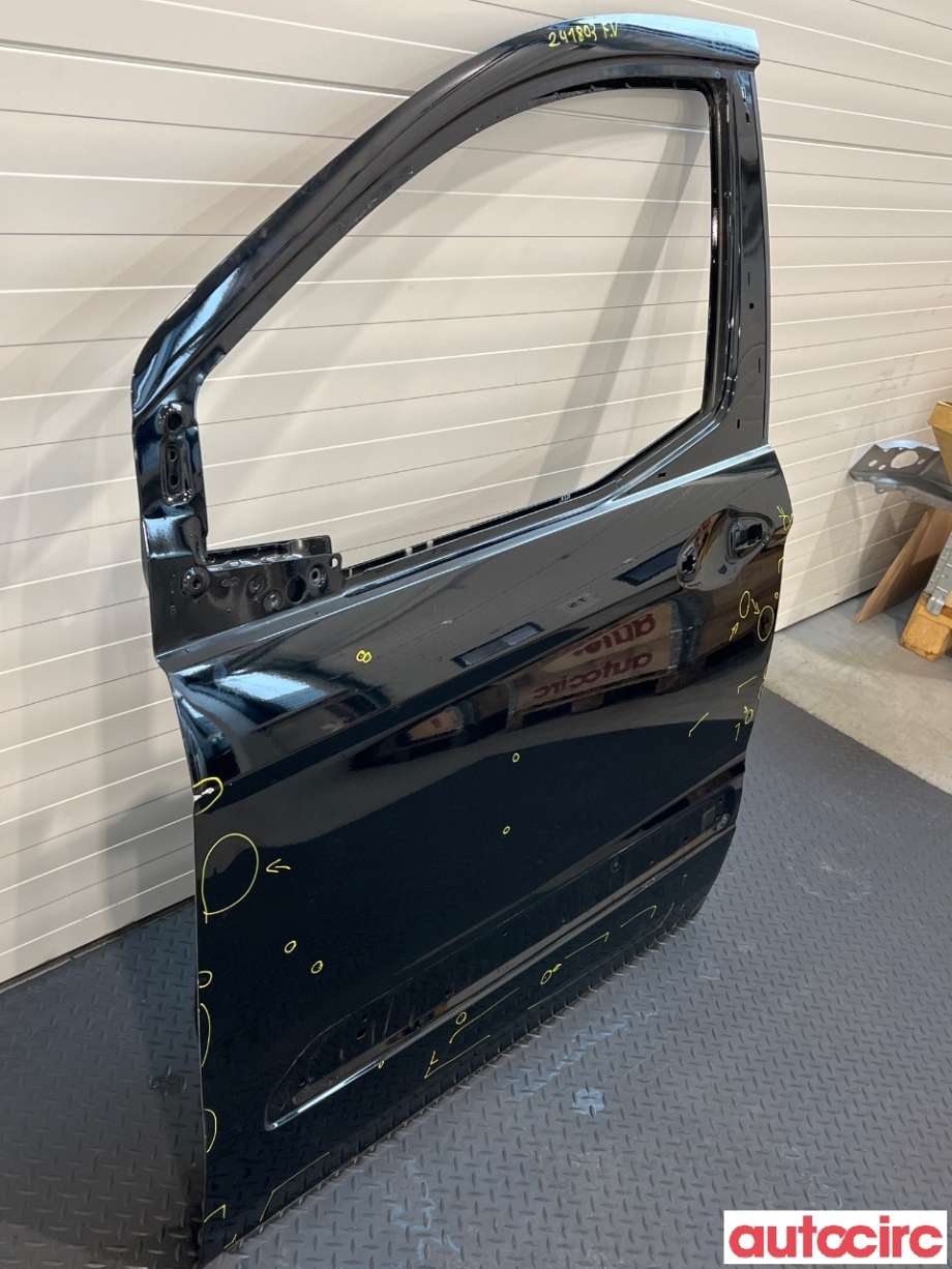 Dør venstre 2dørs til Ford Transit Courier 2018-2023 (Type I, Fase 2) (FORD|2595355|PET76-A20125-JB)