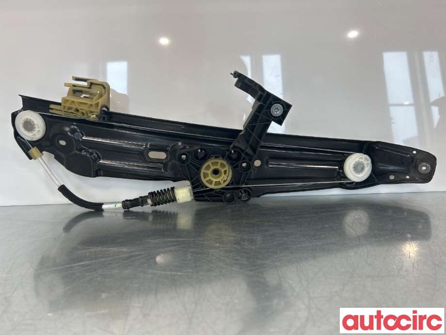 Ruteheis til BMW 5-Serie 2010-2017 (F10/F11) (F10/F11) (BMW|51357182613|)