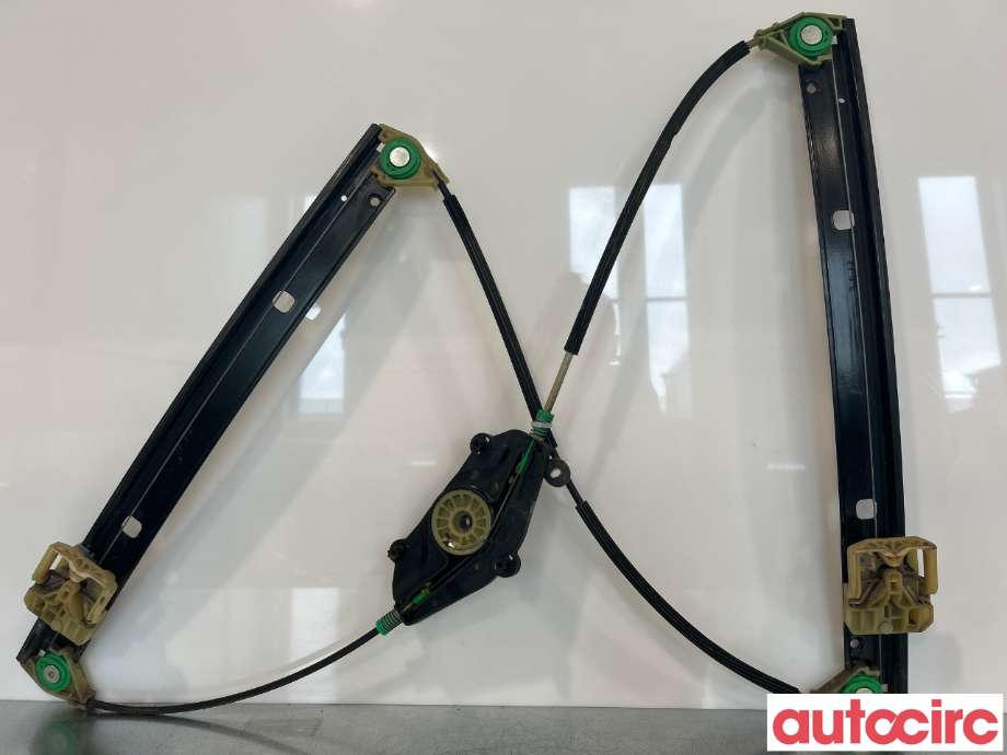 Ruteheis venstre foran til Audi A4 2007-2014 (Type IV) (B8) (B8) (AUDI|8K0837461)