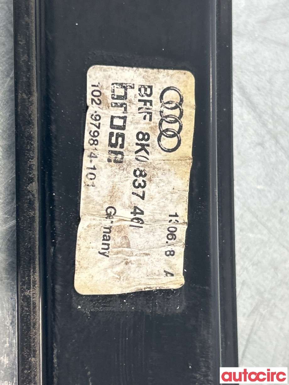 Ruteheis venstre foran til Audi A4 2007-2014 (Type IV) (B8) (B8) (AUDI|8K0837461)