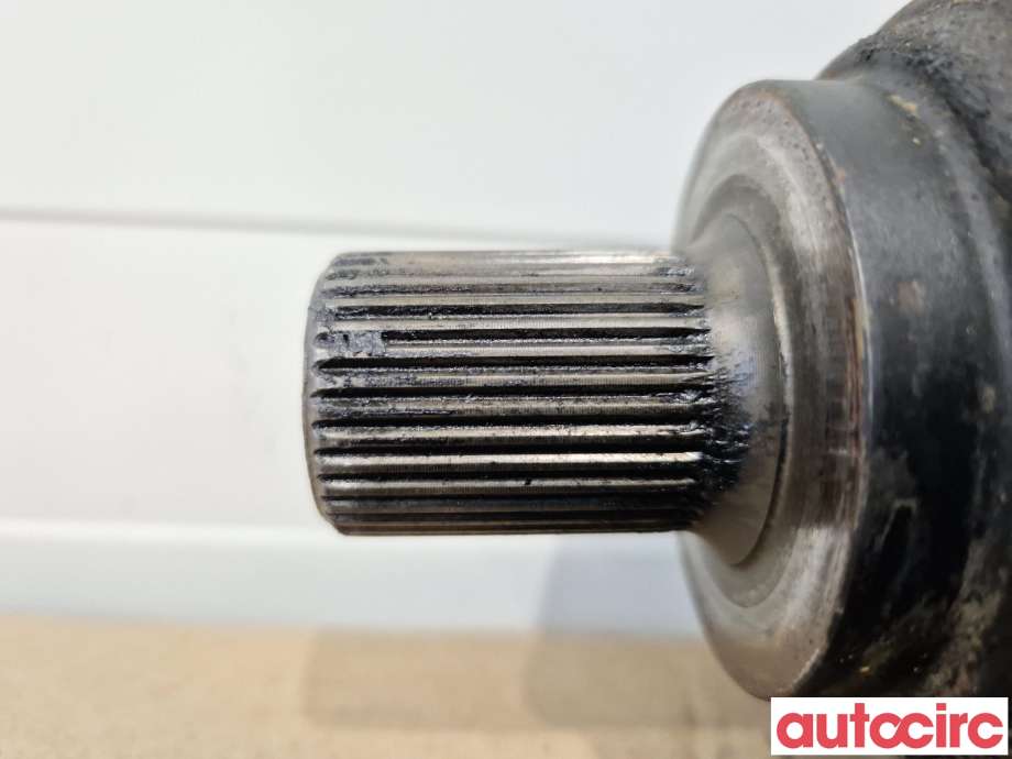 Drivaksel høyre foran til VW CC 2008-2012 (PASSAT CC) (PASSAT CC) (VOLKSWAGEN|3AA407272A|)