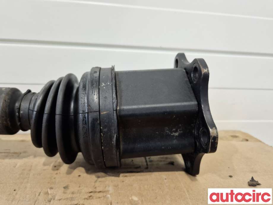 Drivaksel høyre foran til VW CC 2008-2012 (PASSAT CC) (PASSAT CC) (VOLKSWAGEN|3AA407272A|)